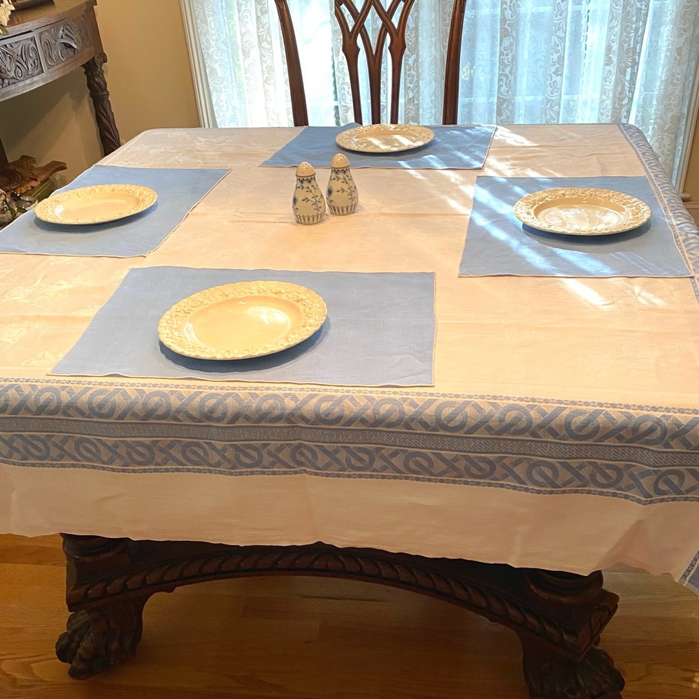 Antique Linen tablecloth w/ 4 placemats